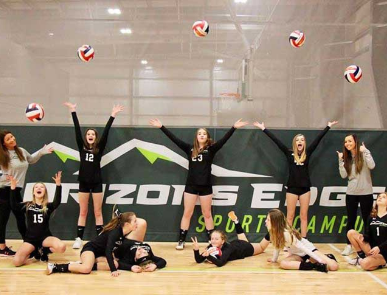 girls volleyball dynamic team photo
